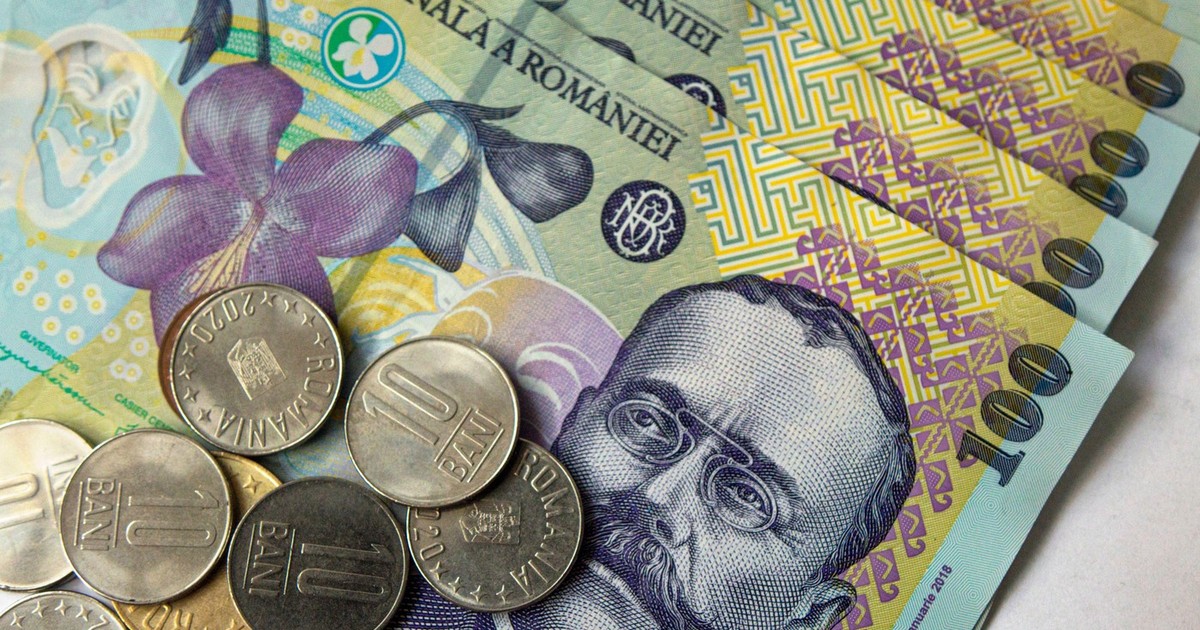 bani lei bancnote 100 de lei monede 10 bani