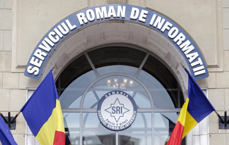 Ofițer SRI, „abonat” la două salarii de la stat: Cum a fentat sistemul un spion detașat timp de 33 de luni