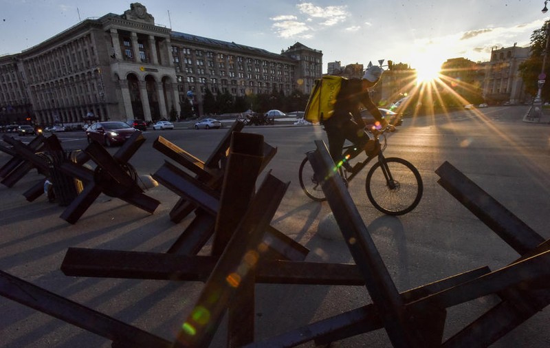 Presa rusă independentă susține că Moscova ia în considerare un nou asalt asupra Kievului