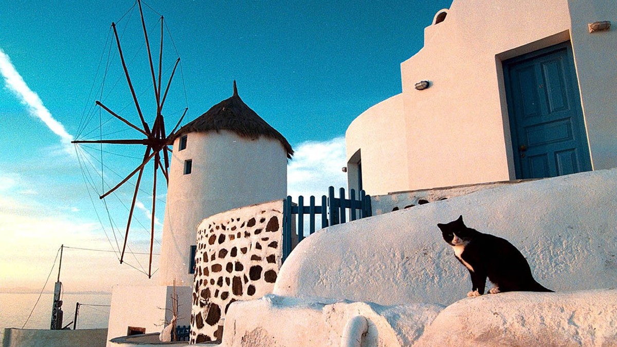 Santorini este una dintre cele mai căutate destinaţii turistice din Grecia Foto: EPA