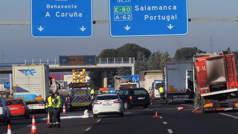 Șoferul vinovat de tragedie a fost șocat de accident. Foto: Diario de Valladolid / ICAL