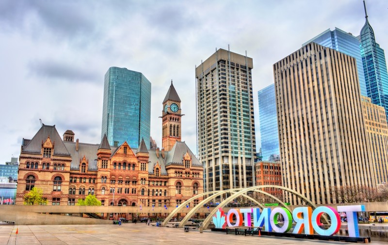 Cetăţenii străini nu vor mai putea cumpăra locuinţe în Canada până în 2025