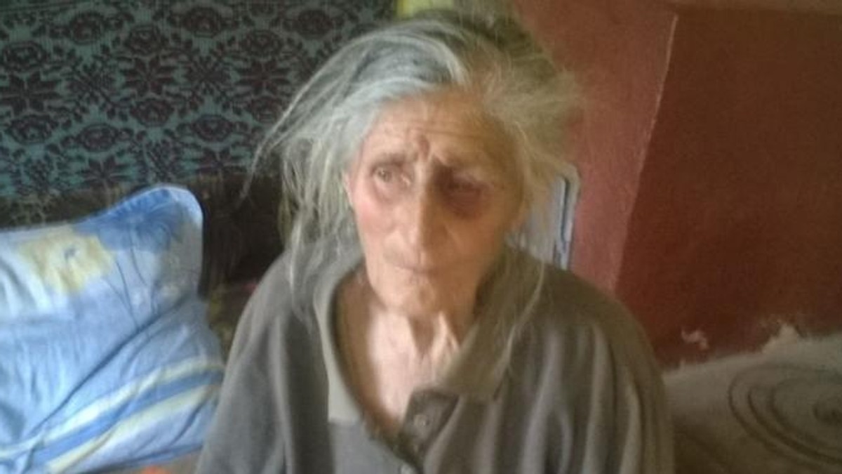 bătută de cea care trebuia să o îngrijească