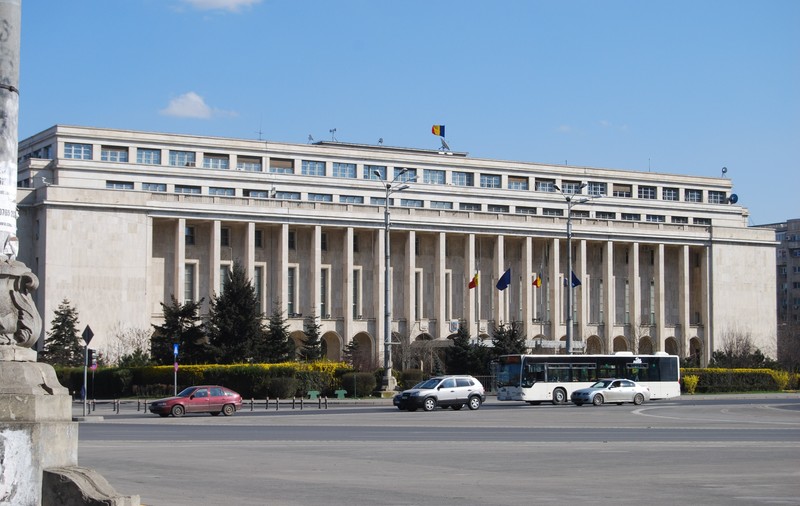 Guvernul a cumpărat 1.200 de dicționare, în valoare de peste 50.000 de lei