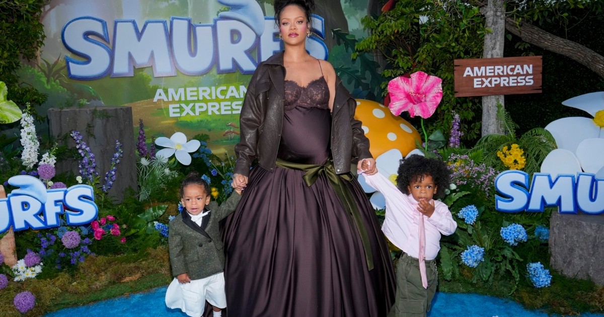 Rihanna alături de cei doi copii ai săi