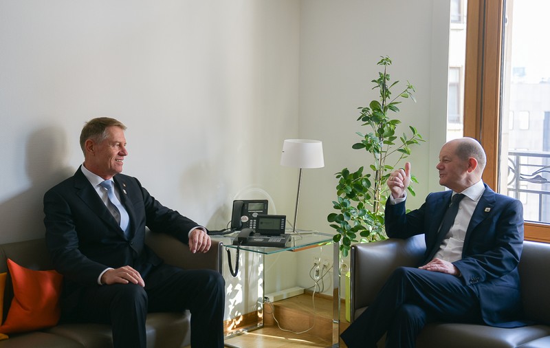 Klaus Iohannis a discutat cu cancelarul german Olaf Scholz despre aderarea României la Schengen