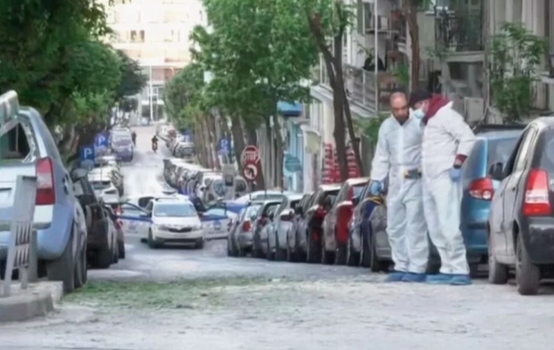 O femeie din Salonic care voia să arunce în aer un bancomat a murit după ce bomba i-a explodat în brațe