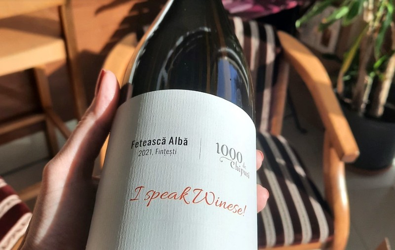 „Vinul tău din via ta”: Fetească Albă 2021 de la Crama „1000 de Chipuri” / De ce să cumperi doar o sticlă, când poți avea tot butașul?