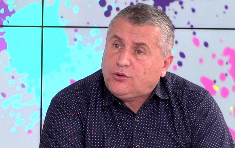 Fostul arbitru Florin Chivulete, despre cazul ”folcloristelor”, petrecut în iulie 2000: ”Fetele erau îmbrăcate sumar. Nu puteam să le dau afară”