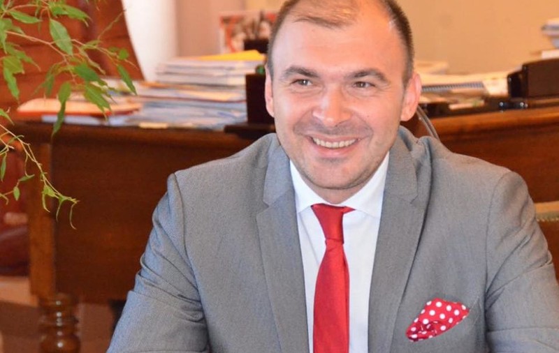 Primarul municipiului Caransebeş, urmărit penal pentru instigare la abuz în serviciu. Reacţia edilului: “Nimic mai fals”