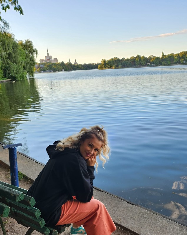 Lora, nevoită să renunțe la mai multe alimente. Artista a primit o veste neașteptată de la medic. „Mi-am făcut analize. Am zis că se întâmplă ceva”