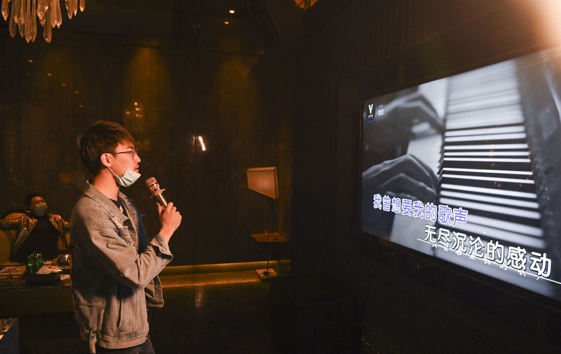China interzice melodiile pentru karaoke cu „conținut ilegal”. Care sunt criteriile autorităților comuniste de la Beijing