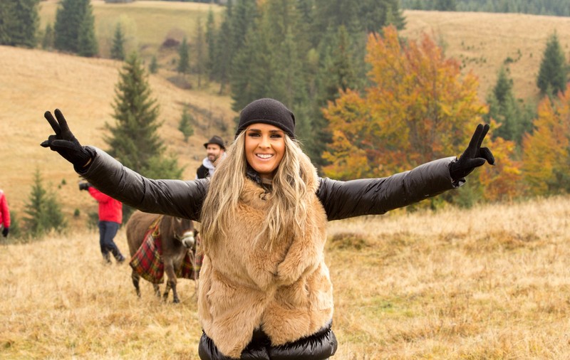 Diana Munteanu, așa cum nu ai mai văzut-o, la Poftiți la muncă