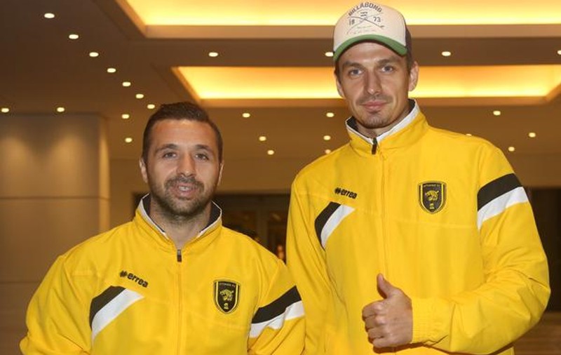 Steaua și Dinamo râvnesc la ”pensionari”. Ambii fotbaliști au peste 32 de ani. Unul vrea lângă iubită, altul este finul lui MM Stoica