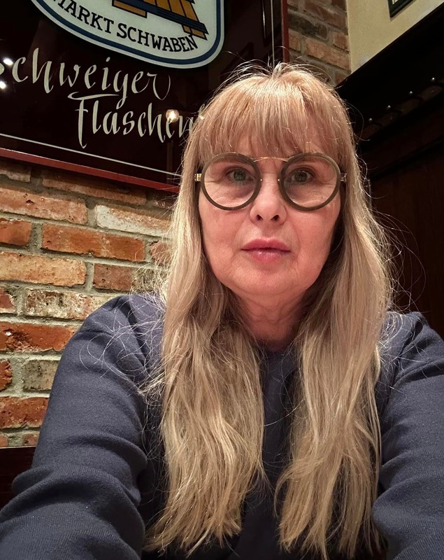 Mariana Pfeiffer, prima soție a lui Laurențiu Reghecampf, apariție surprinzătoare la cununia civilă a fiului ei. Cum arată la 56 de ani