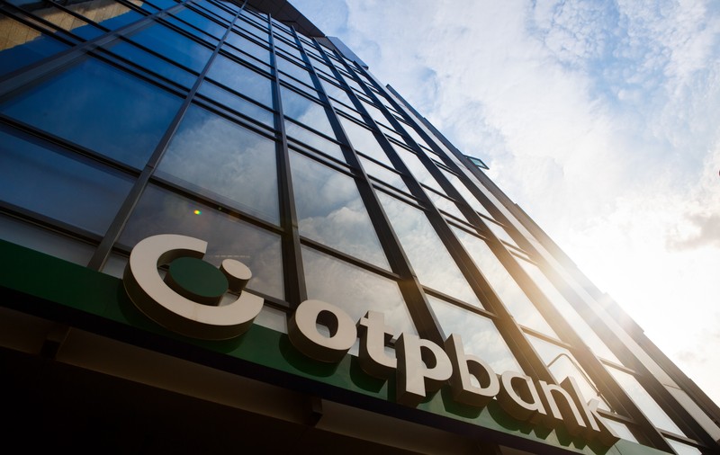 Grupul OTP Bank anunţă scoaterea la vânzare a filialei din România
