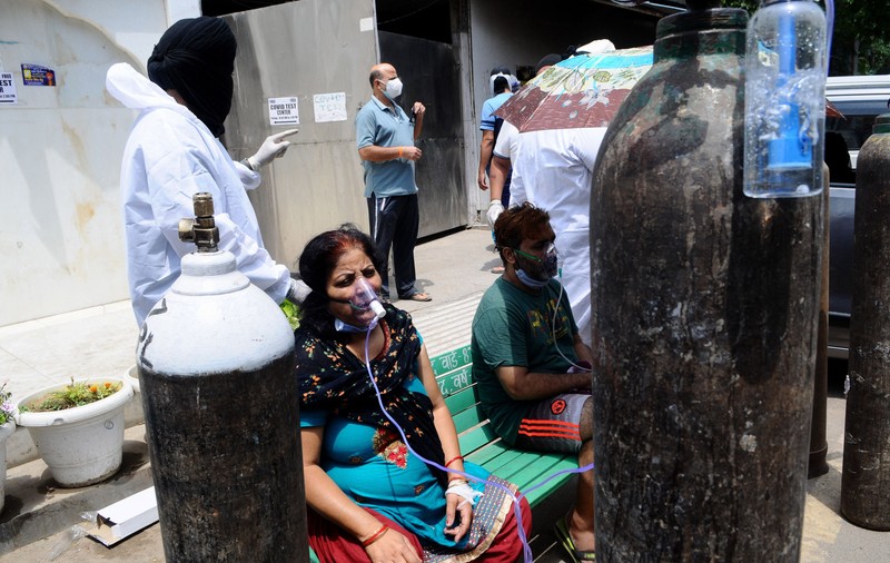 Marea Britanie mai trimite 1.000 de respiratoare ca ajutor pentru India îngenuncheată de Covid