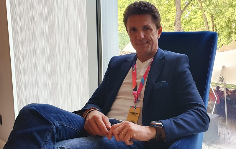 INTERVIU. Gică Popescu desființează prejudecata că sportul nu se împacă cu școala: „La Academie, dacă nu ai note bune, out de la antrenamente, pune mâna pe carte!”