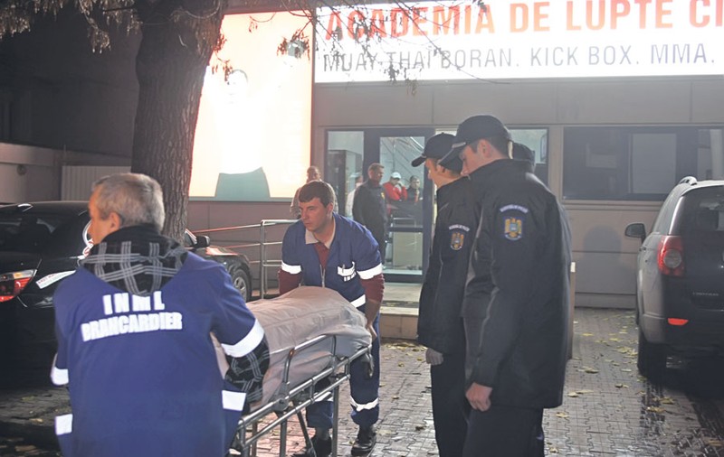 A murit în sala de lupte