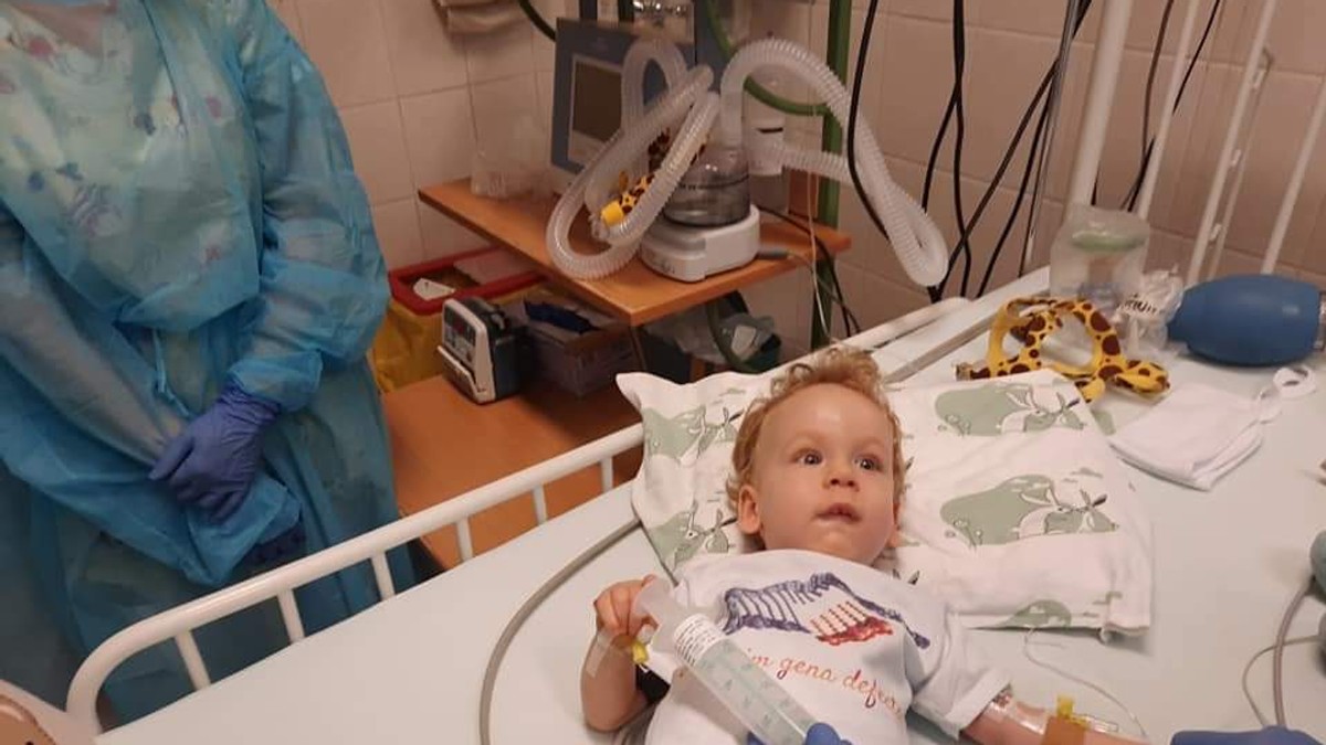 Micuțul Noel a primit, cu ajutorul oamenilor cu suflet mare, o nouă șansă la viață. Pentru băiețelul bolnav de amiotrofie spinală s-au strâns cei 2.400.000 de dolari necesari terapiei genetice salvatoare