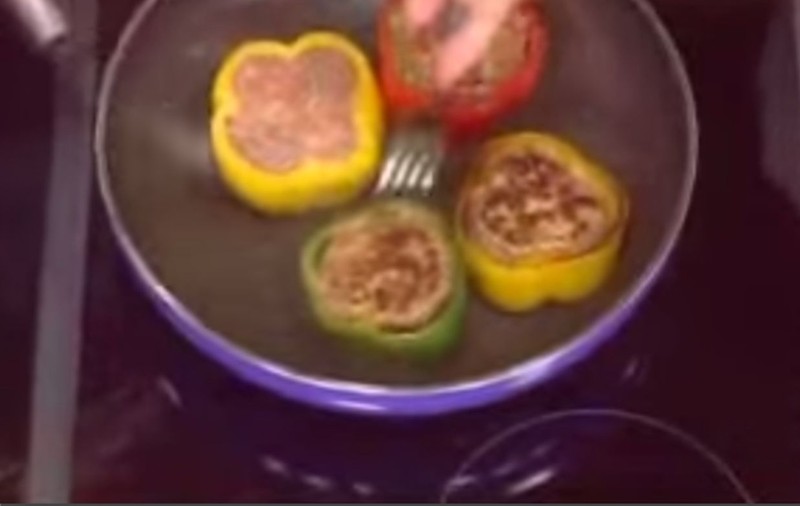 HOȚIE la TELESHOPPING! Credeai că îți iei tigaie ȘMECHERĂ și cumpărai, de fapt, UN CIURUC! Iată ce firmă A DAT DITAI ȚEAPA