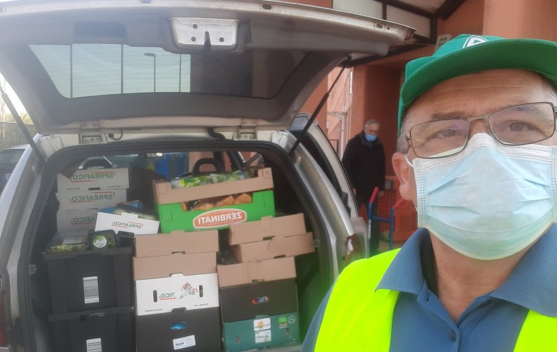 Un șofer român care livrează alimente italienilor sărăciți de criza coronavirusului: „Am întâlnit oameni care nu mai aveau ce mânca”