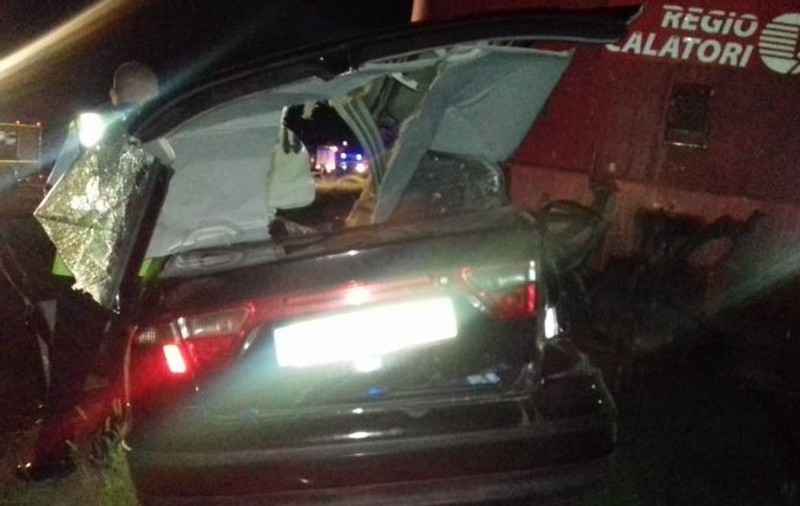 Accident feroviar grav în localitatea Vlădeni din Iași. Doi soți și fetițele lor de 4 și 5 ani, loviți de tren
