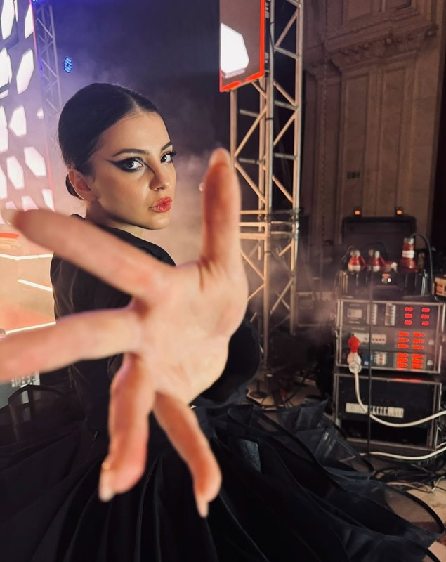 Cum încearcă o româncă să schimbe comportamentul de cumpărare online: „Moda este despre identitate”