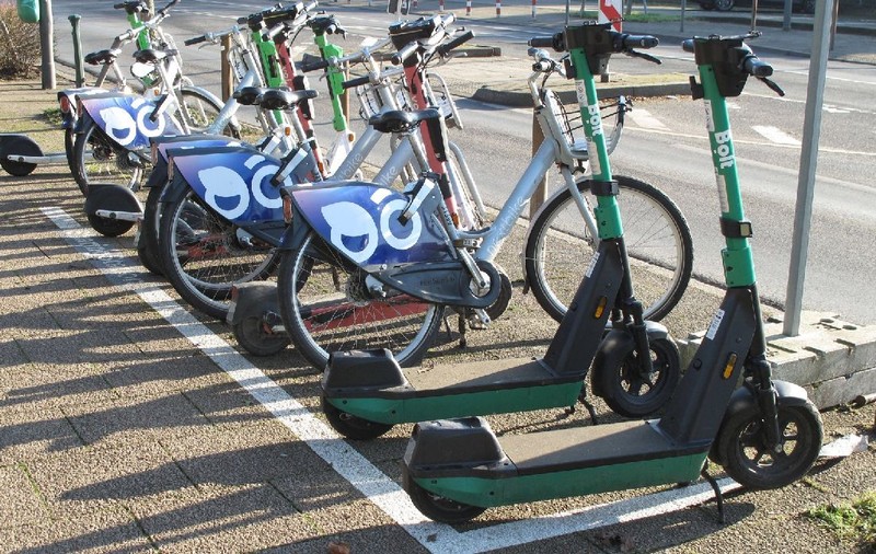 Capitala europeană care interzice din ianuarie bicicletele și trotinetele în zonele pietonale