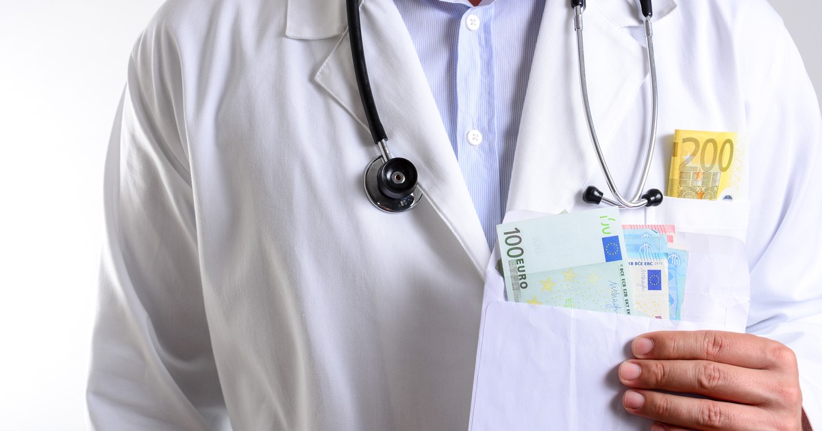 Medicii spun că pacienții nu trebuie să mai dea șpagă