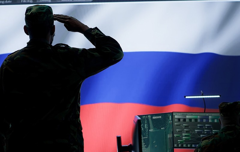 Soldat rus care răspunde la comandă