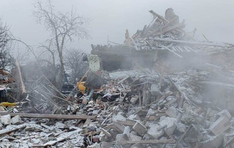 „Fiica mea a murit aici”, spune un tată ucrainean dintre ruinele caselor bombardate din orașul Jîtomîr