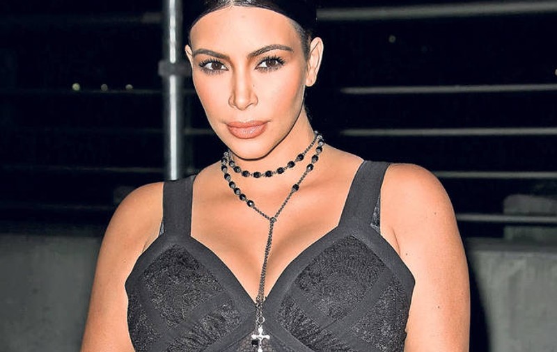 Kim Kardashian și-a pierdut virginitatea, la 14 ani, cu nepotul lui Michael Jackson