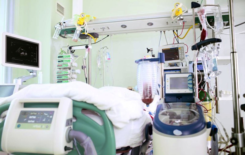 Primele probleme cu eliberarea paturilor ATI. “Mi-au spus: «Luați-o de aici, că trebuie să eliberăm spitalul pentru bolnavii de coronavirus»”