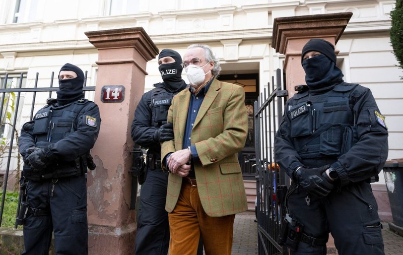 Heinrich al XIII-lea, bizarul „prinț puci”, acuzat că plănuia o lovitură de stat în Germania și visa la monarhie