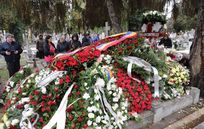 Mihai Constantinescu a fost înmormântat la Cimitirul Ghencea Militar