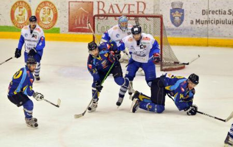 Explozie la finala Steaua - Miercurea Ciuc, a picat curentul, meciul se rejoacă