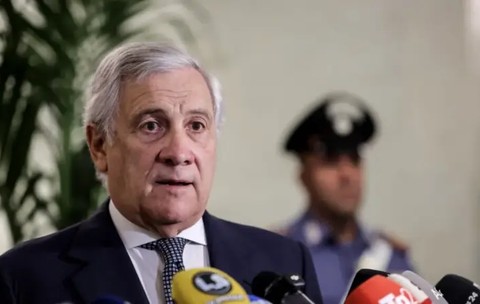 „Alege femeia cu fusta mai lungă!”: Sfatul halucinant dat de un important om politic care a aprins întreaga Italie