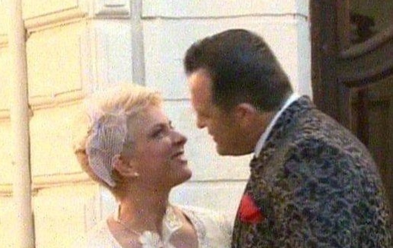 Love is in the air! Teo radiază în ziua nunţii. Uite cum arată în rochie de mireasă! |  Foto
