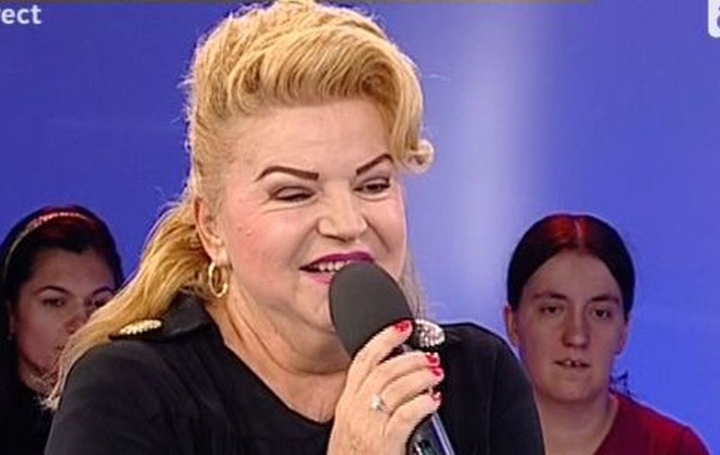MARIA CÂRNECI şi-a BOTEZAT NEPOŢICA! ROSE MARIE, o prinţesă în miniatură! | FOTO