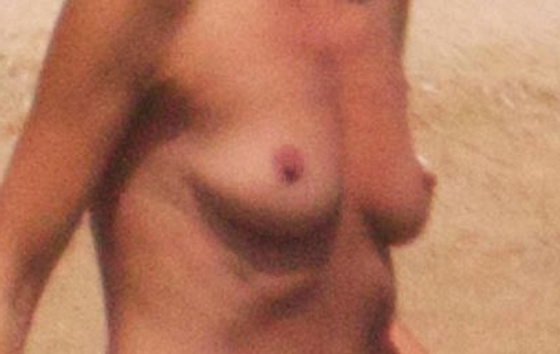 Heidi Klum, TOPLESS la PLAJĂ. Îți place cum arată? | FOTO