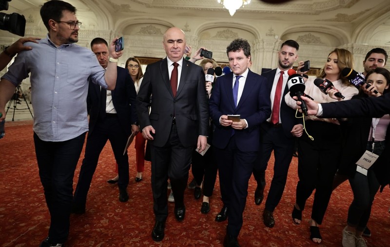 Noua lege a salarizării: veniturile stabilite pentru politicieni. Nicușor Dan ar ajunge la un brut de 32.000 de lei, dacă va prinde al doilea mandat