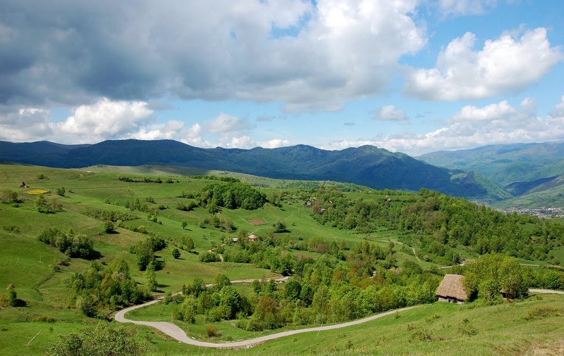 Acțiune de recuperare a doi turiști rătăciți de ieri în Munții Apuseni