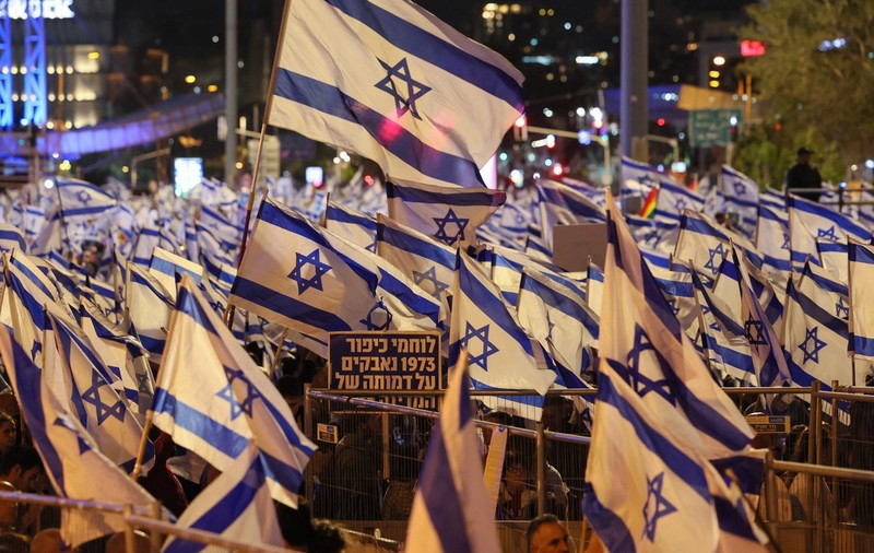 Un nou protest masiv în Israel, pentru a 16-a săptămână la rând. Zeci de mii de oameni contestă reforma justiției și guvernul lui Netanyahu
