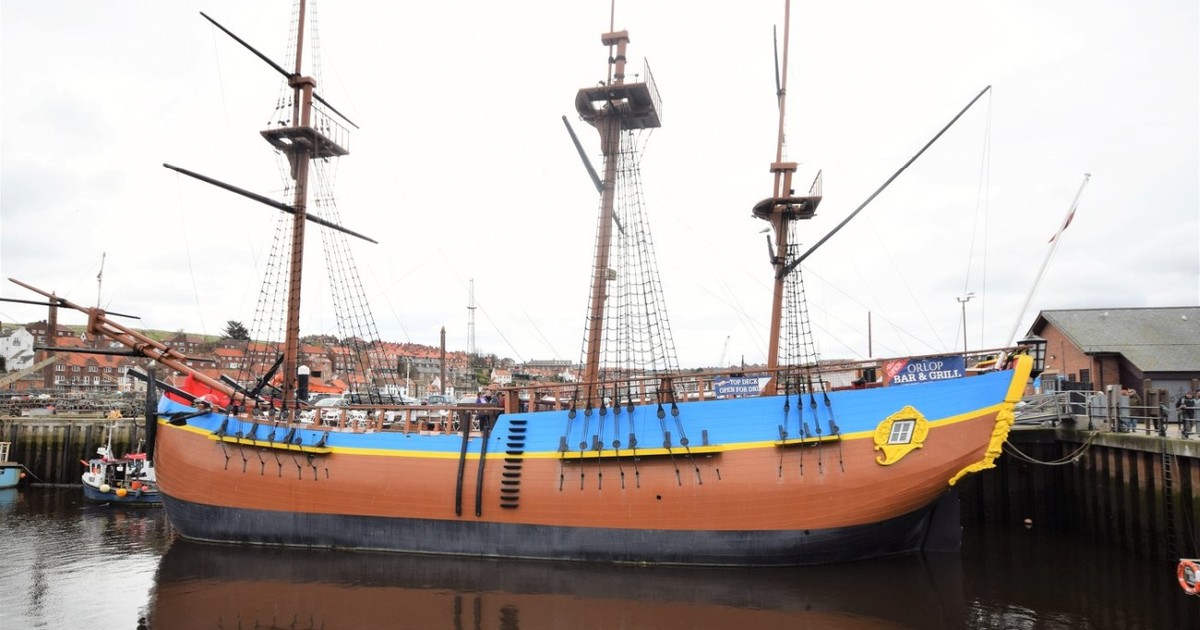 O replică la scară 1:1 a navei Endeavour