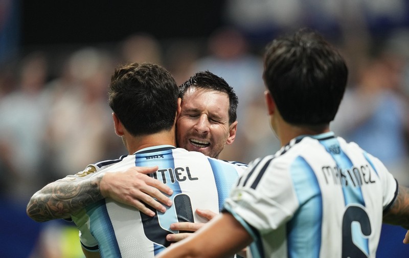 Argentina reușește o revenire incredibilă în fața Egiptului și este în sferturi la Mondial. Legenda lui Messi continuă