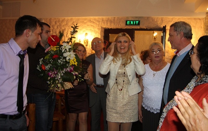 Foto | Iată cum s-a distrat Elena Udrea de ziua ei!