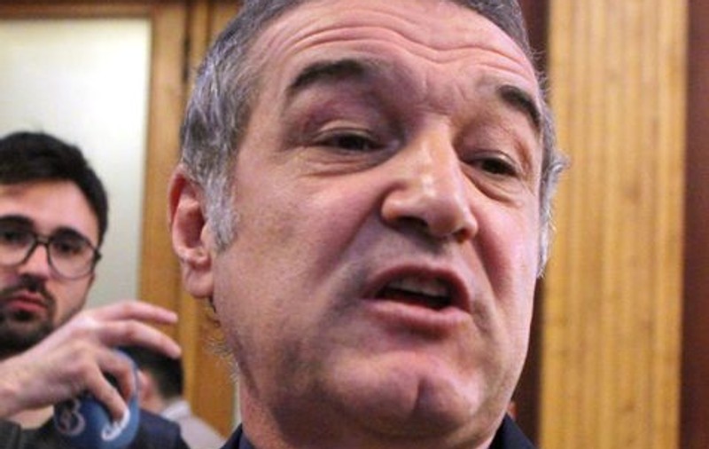 Gigi Becali face declaraţii incendiare: "Eşti glorie? Vino la Palat şi îţi dau bilete" 
