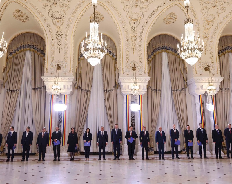 Am scăpat de Ciolacu și Iohannis, am dat de Ciolacu și Iohannis