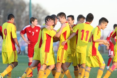 Componenţii naţionalei sub 17 ani a României speră să aibă motive de bucurie şi la sfârşitul meciului cu Cehia FOTO Vlad Chirea (Libertatea)